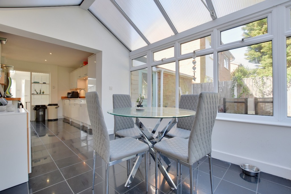Images for Willow Crescent, Hatfield Peverel EAID:ISSL BID:401