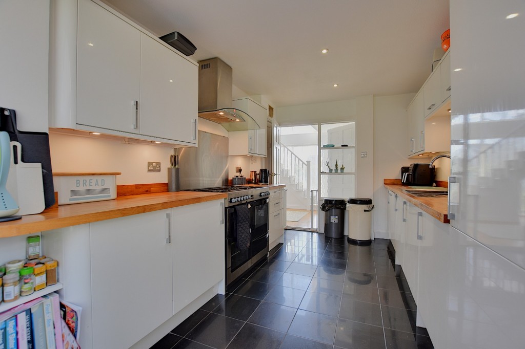 Images for Willow Crescent, Hatfield Peverel EAID:ISSL BID:401