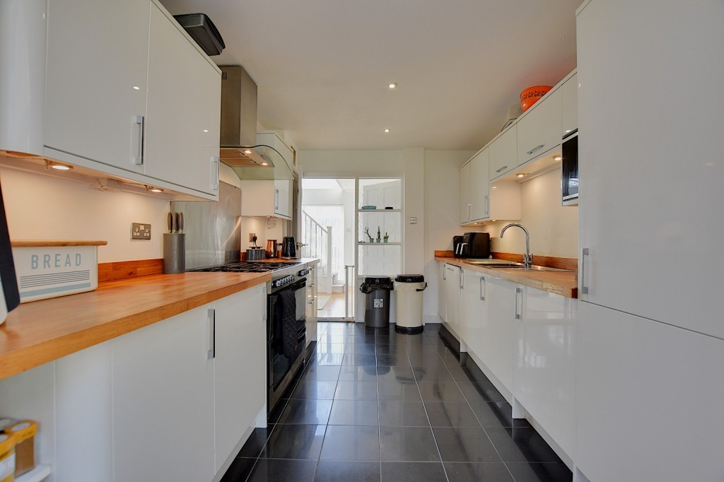 Images for Willow Crescent, Hatfield Peverel EAID:ISSL BID:401