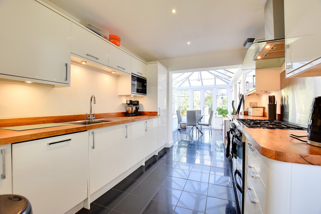Images for Willow Crescent, Hatfield Peverel EAID:ISSL BID:401