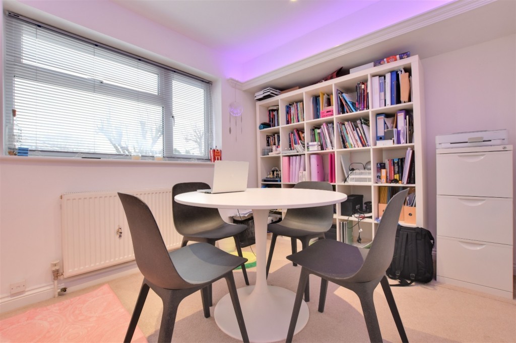 Images for Willow Crescent, Hatfield Peverel EAID:ISSL BID:401