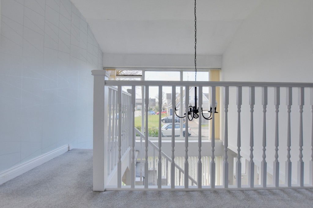 Images for Willow Crescent, Hatfield Peverel EAID:ISSL BID:401