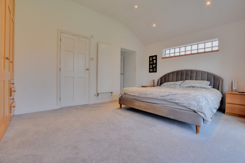 Images for Willow Crescent, Hatfield Peverel EAID:ISSL BID:401