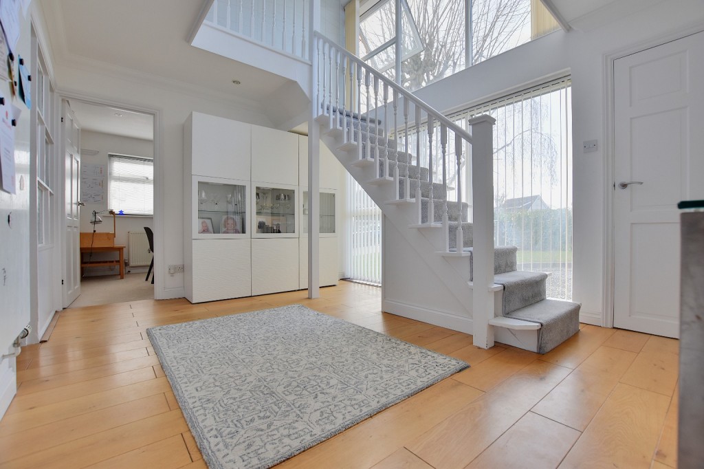 Images for Willow Crescent, Hatfield Peverel EAID:ISSL BID:401