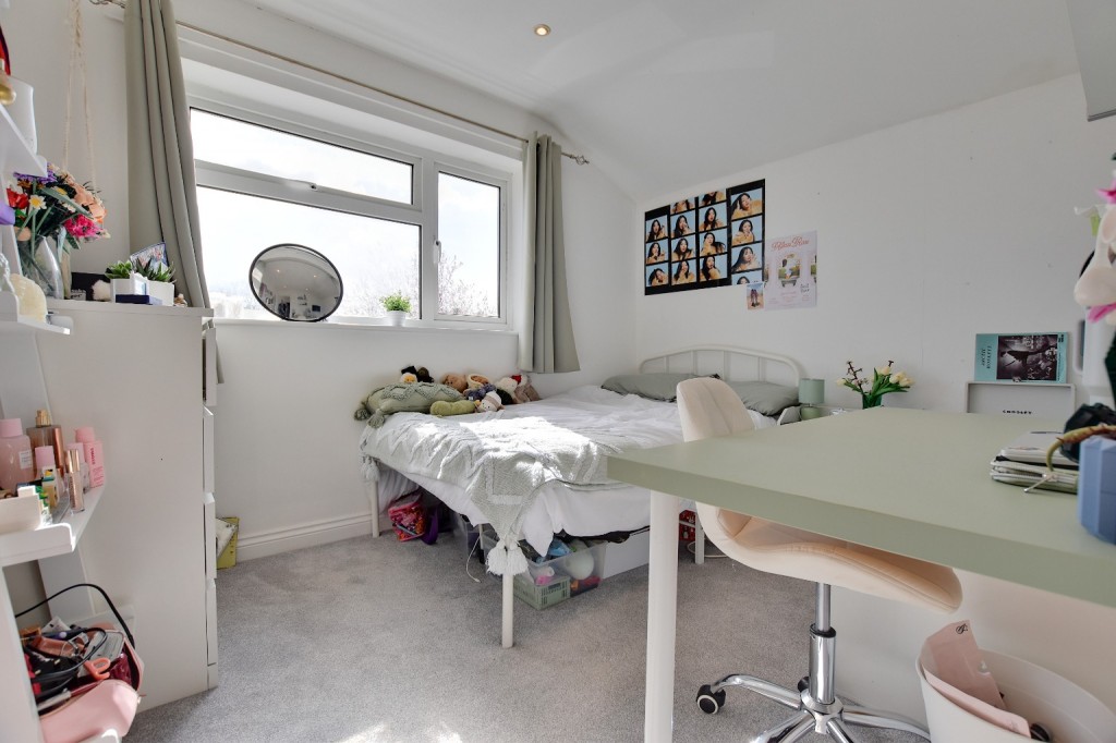 Images for Willow Crescent, Hatfield Peverel EAID:ISSL BID:401