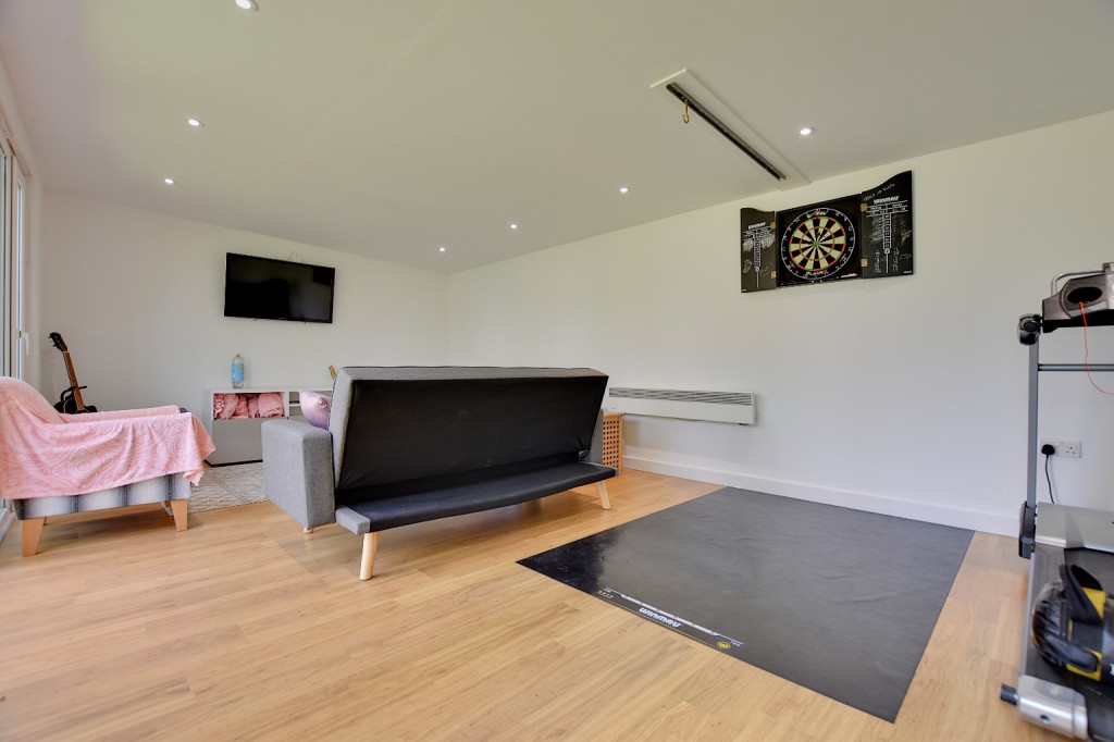 Images for Willow Crescent, Hatfield Peverel EAID:ISSL BID:401
