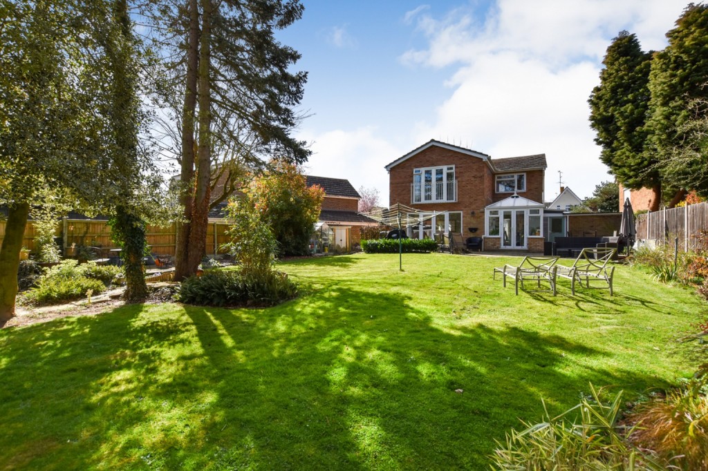 Images for Willow Crescent, Hatfield Peverel EAID:ISSL BID:401