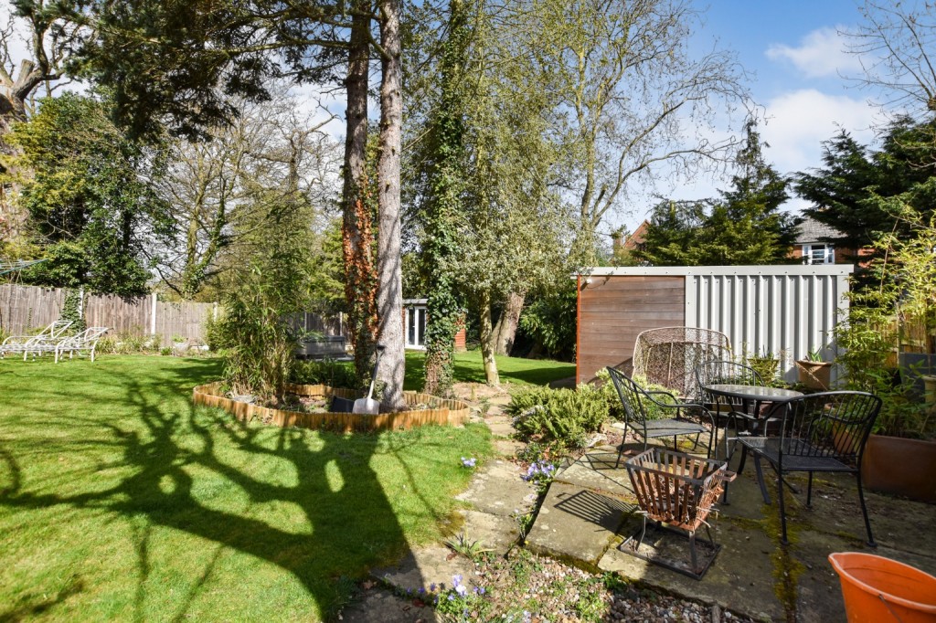 Images for Willow Crescent, Hatfield Peverel EAID:ISSL BID:401