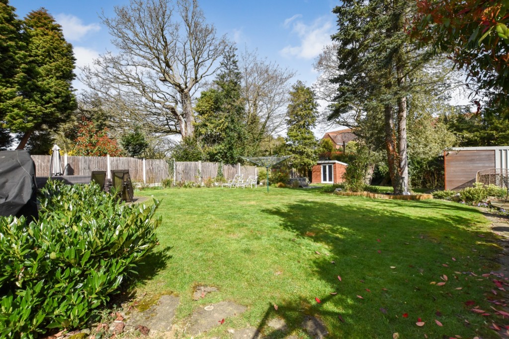 Images for Willow Crescent, Hatfield Peverel EAID:ISSL BID:401