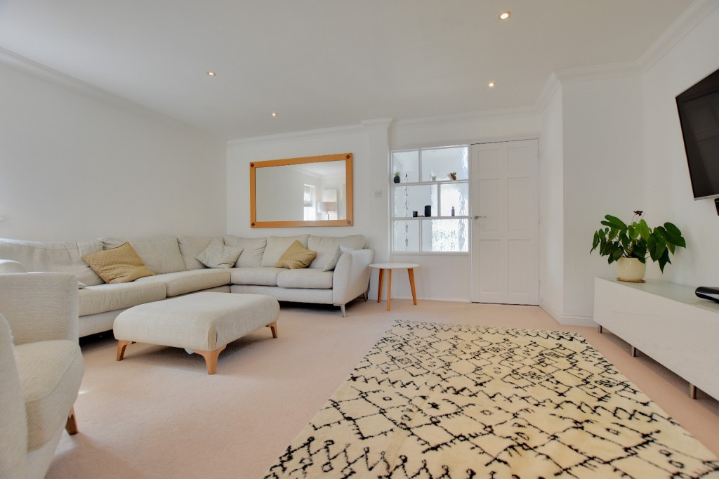 Images for Willow Crescent, Hatfield Peverel EAID:ISSL BID:401