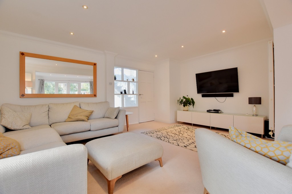 Images for Willow Crescent, Hatfield Peverel EAID:ISSL BID:401