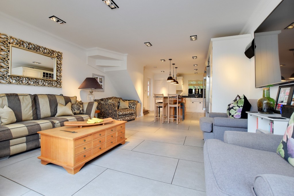 Images for Abbotsmead, Heybridge EAID:ISSL BID:401