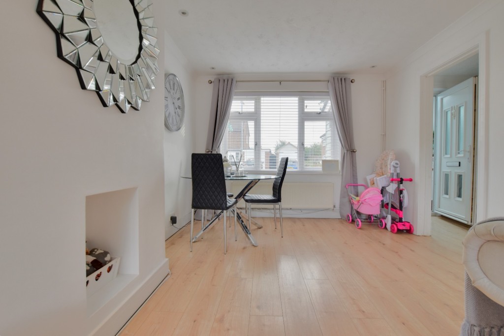 Images for Cedar Chase, Heybridge EAID:ISSL BID:401