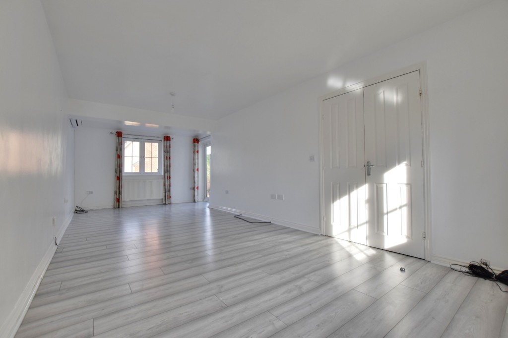 Images for St Peters Walk, Great Totham EAID:ISSL BID:401