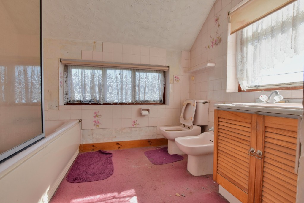 Images for Lodge Road, Hazeleigh EAID:ISSL BID:401