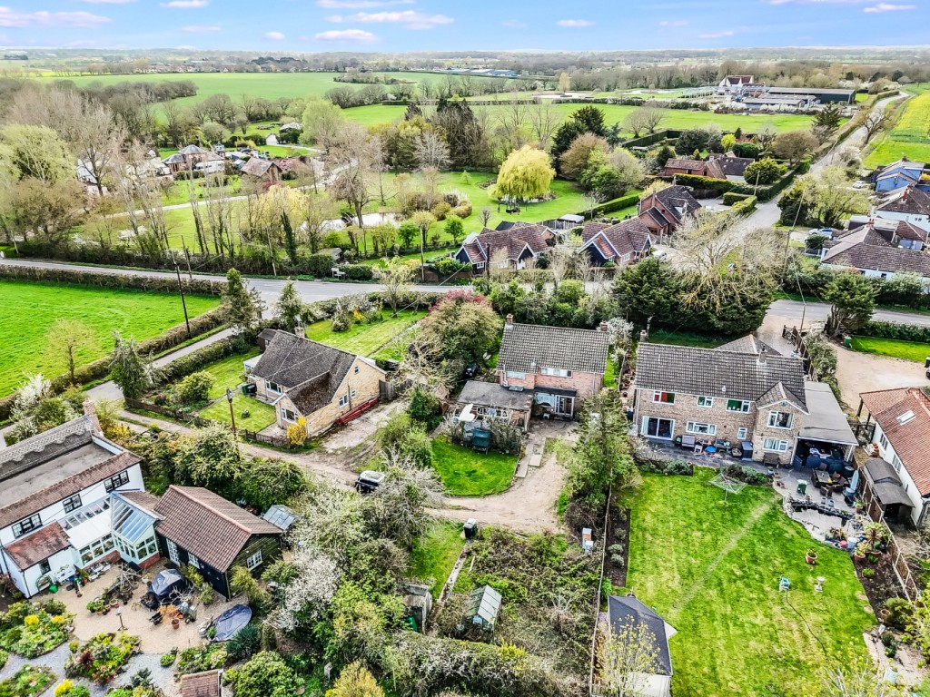 Images for Lodge Road, Hazeleigh EAID:ISSL BID:401