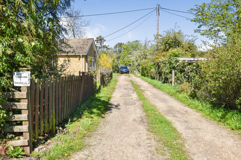 Images for Lodge Road, Hazeleigh EAID:ISSL BID:401