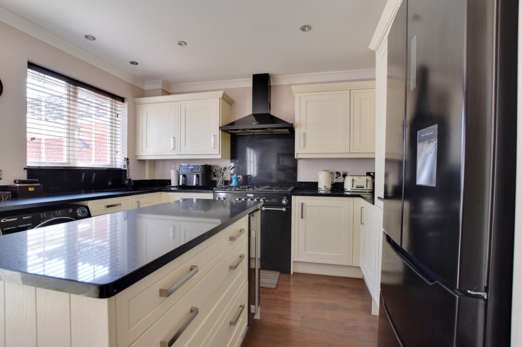 Images for Abbotsmead, Heybridge EAID:ISSL BID:401