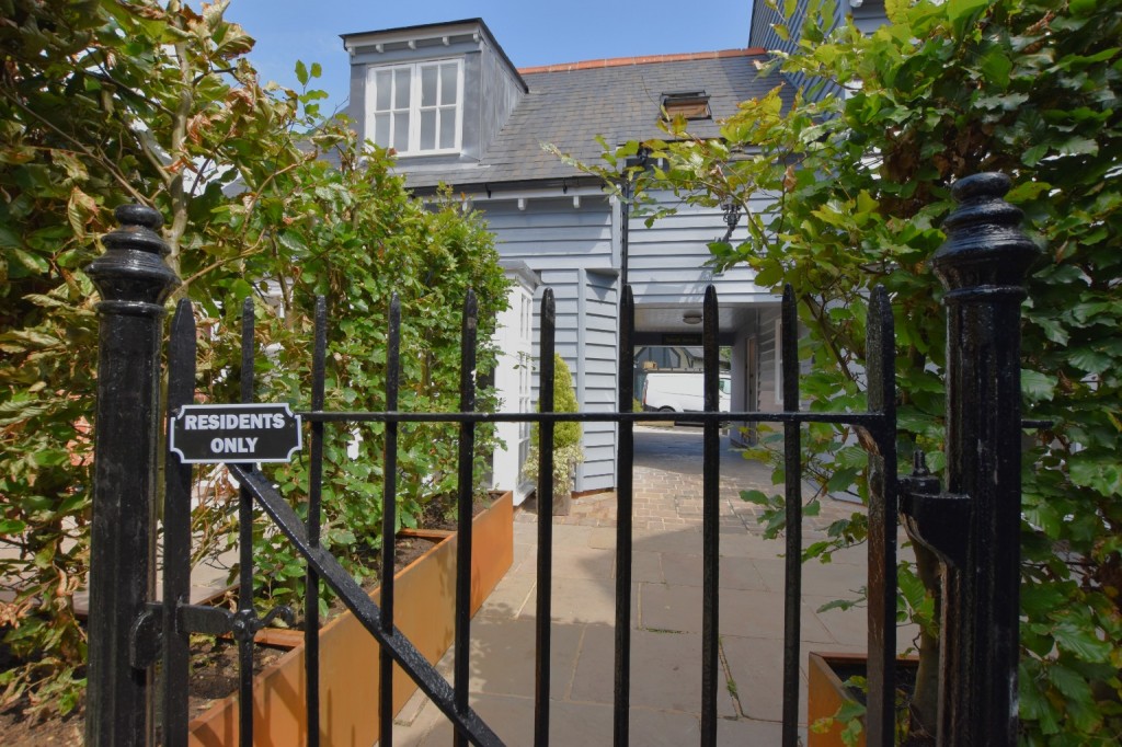 Images for Brights Path, High Street, Maldon EAID:ISSL BID:401