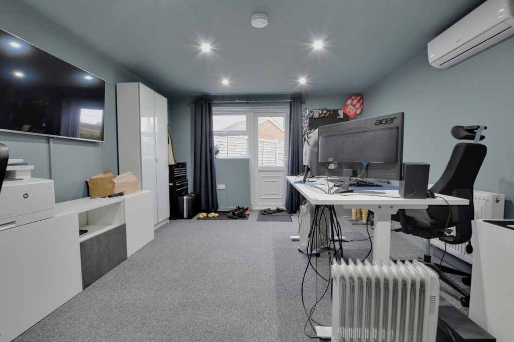 Images for Captains Wood Road, Great Totham EAID:ISSL BID:401