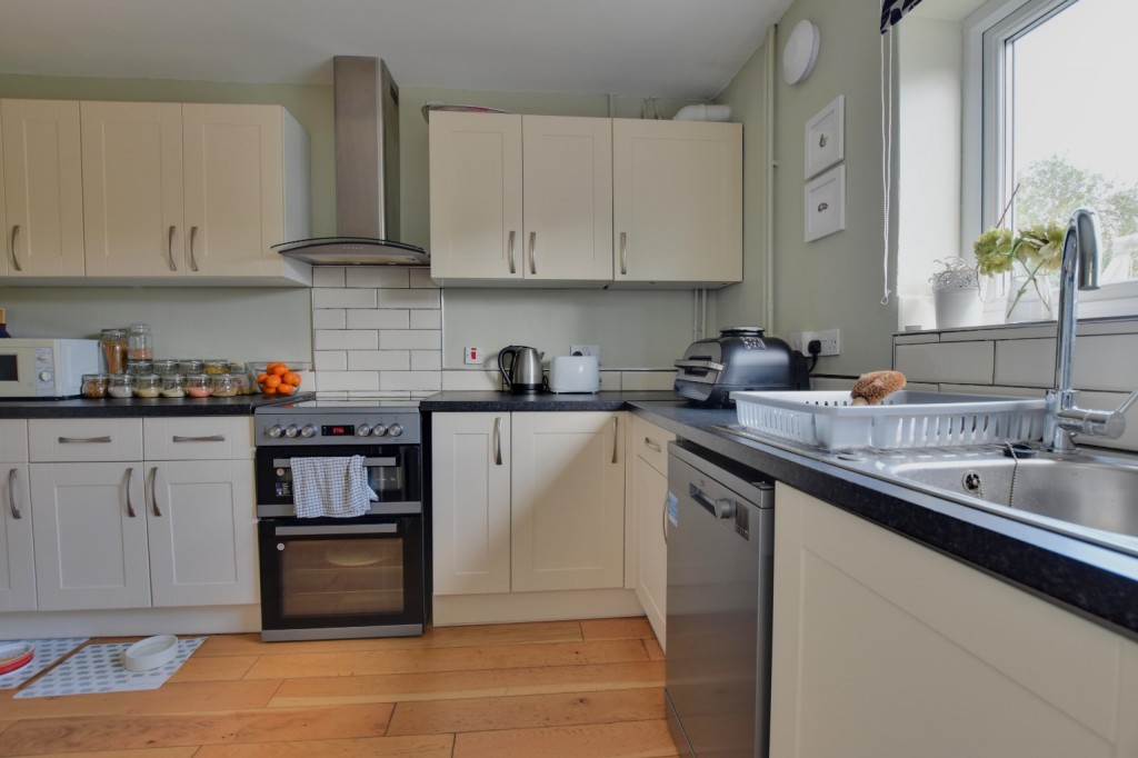 Images for Crescent Road, Heybridge EAID:ISSL BID:401