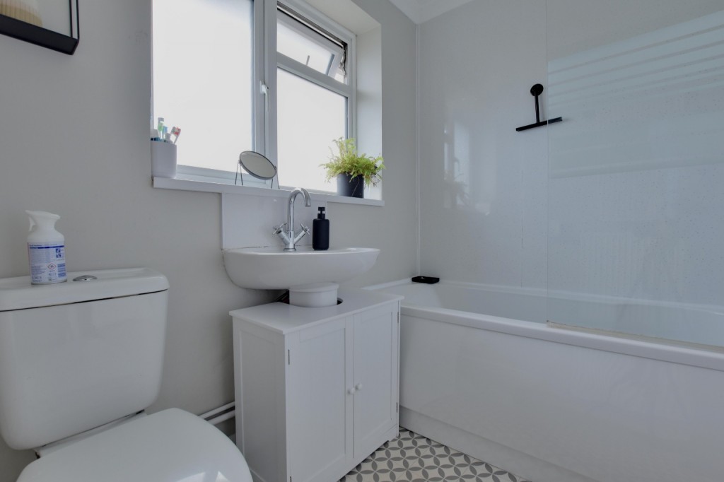 Images for Crescent Road, Heybridge EAID:ISSL BID:401