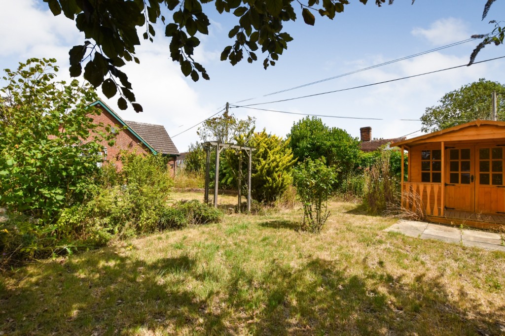 Images for Main Road, Mundon EAID:ISSL BID:401
