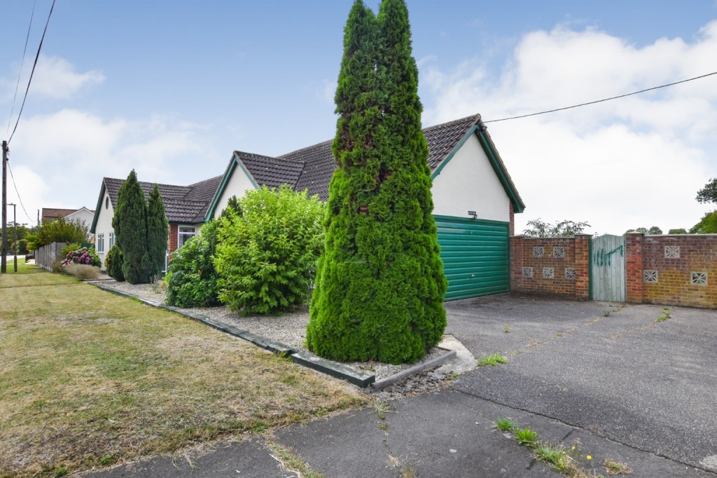 Images for Main Road, Mundon EAID:ISSL BID:401