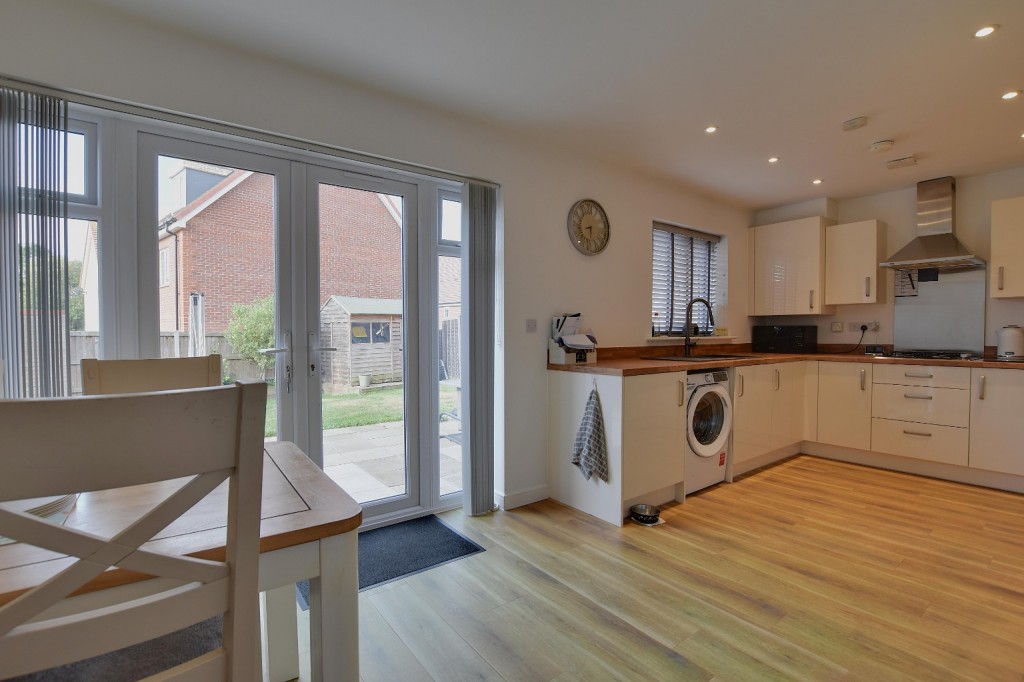 Images for Barbrook Avenue, Heybridge EAID:ISSL BID:401