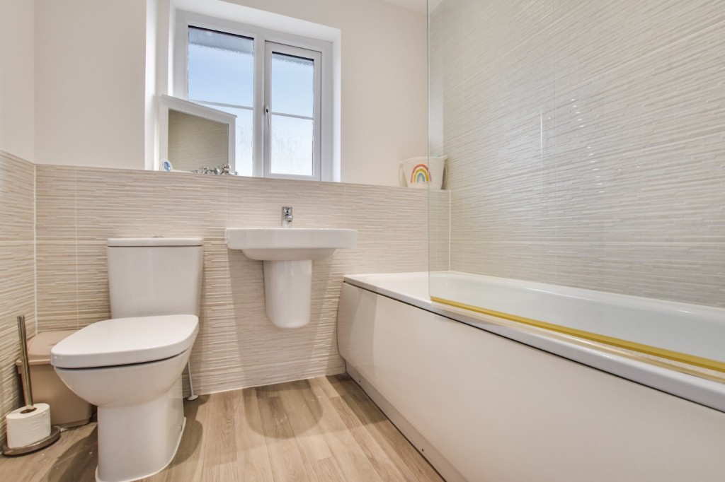 Images for Spitfire Road, Maldon EAID:ISSL BID:401