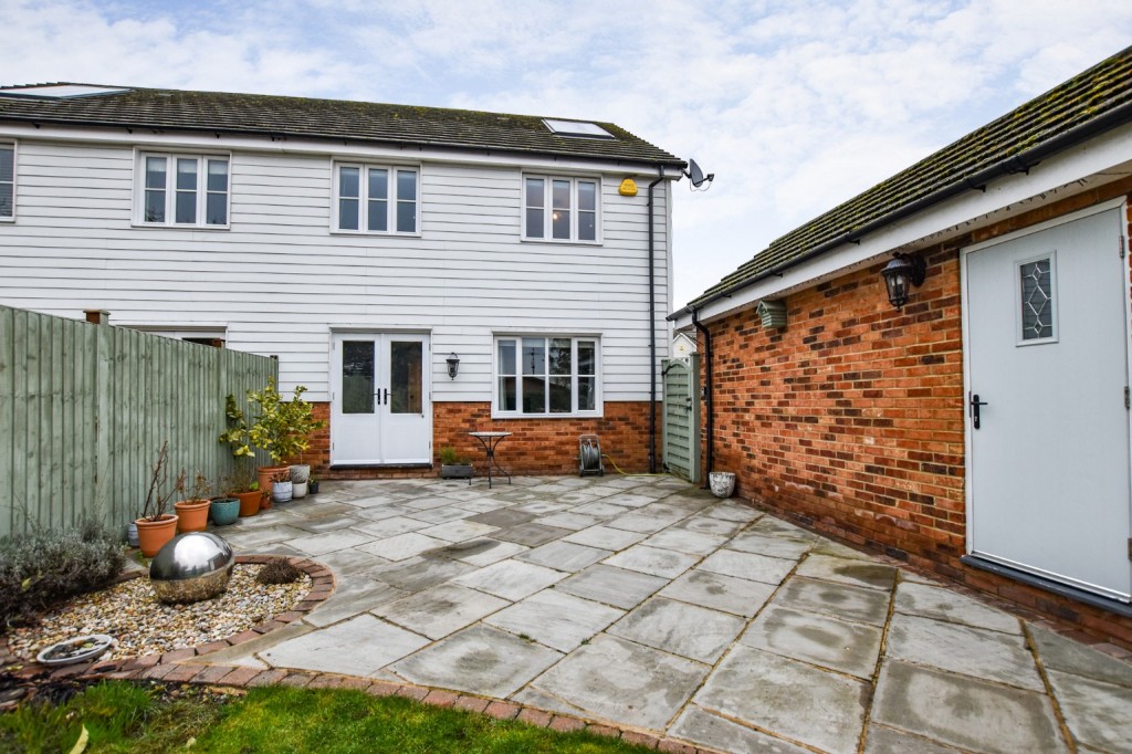 Images for Willow Court, Cold Norton EAID:ISSL BID:401