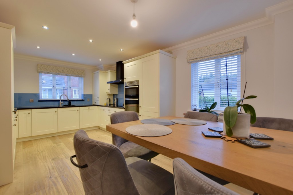 Images for Willow Court, Cold Norton EAID:ISSL BID:401