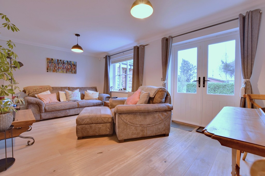 Images for Willow Court, Cold Norton EAID:ISSL BID:401