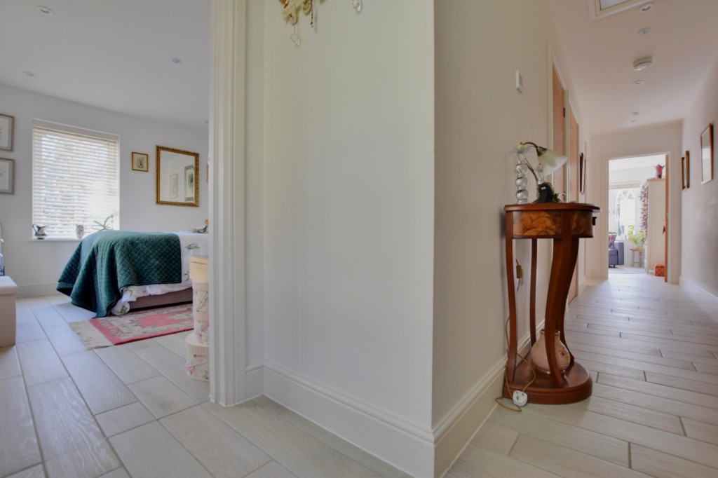 Images for High Street, Maldon, Essex, CM9 EAID:ISSL BID:401