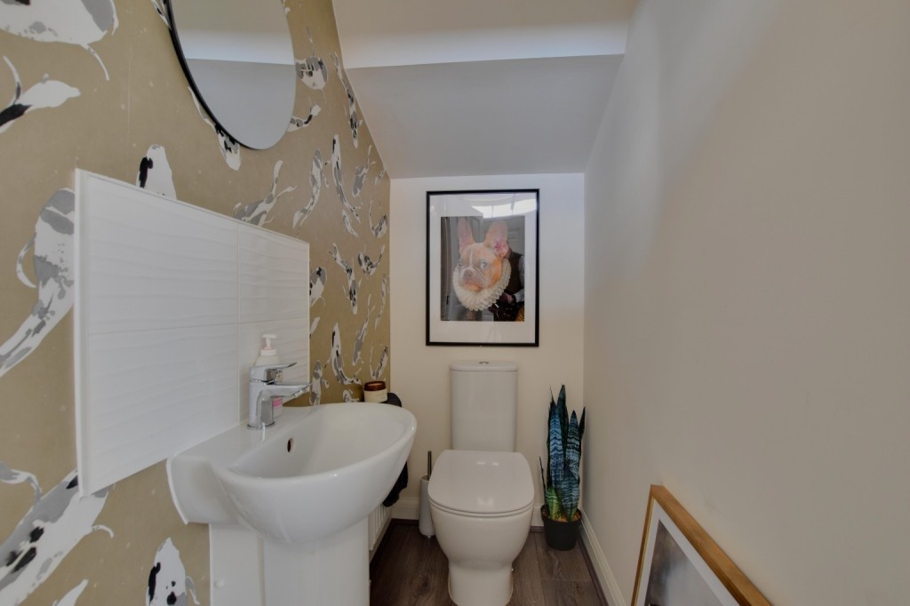Images for Hare Grove, Southminster EAID:ISSL BID:401
