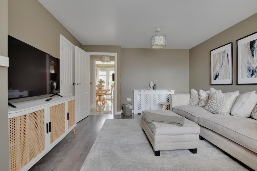 Images for Hare Grove, Southminster EAID:ISSL BID:401