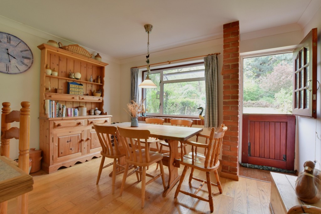 Images for Chelmsford Road, Purleigh EAID:ISSL BID:401
